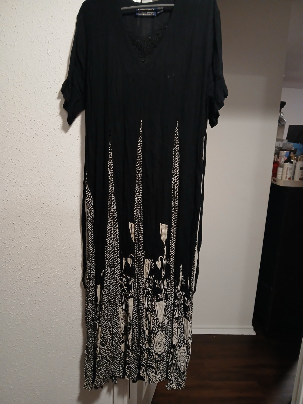 Willow Ridge Vintage Black & White Floral Maxi Dress - Women